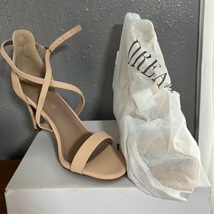 NWT Tan Heels